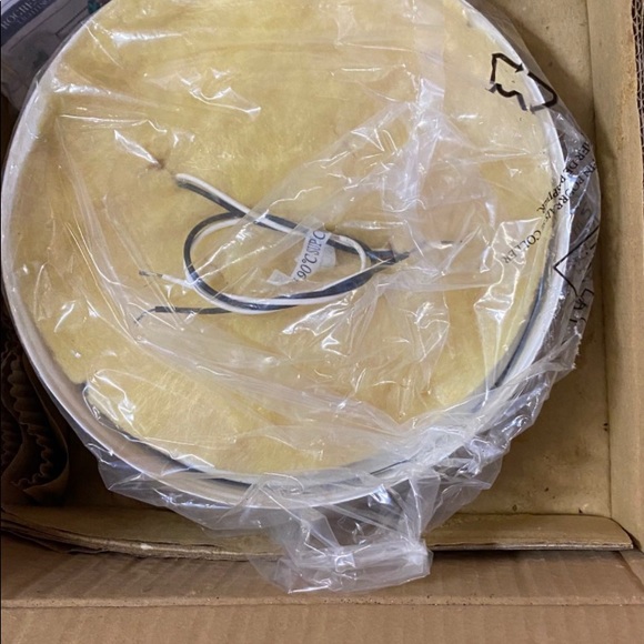 Progress Lighting White Round light Fixture Brand New In Box - Picture 5 of 5